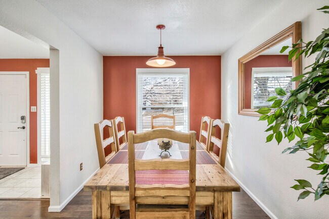 Building Photo - 5541 Country Heights Dr