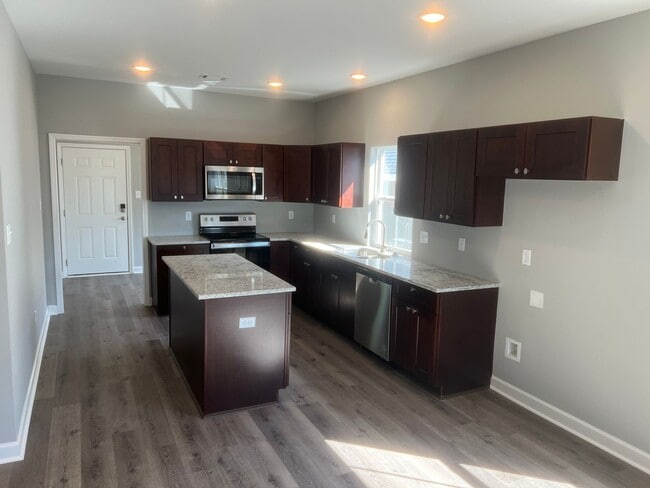 Foto del edificio - New 3 Bed 3 Bath Home
