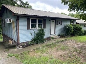Building Photo - 221 Pattie Gap Rd
