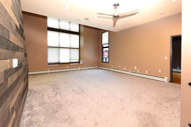 Building Photo - 770 6th St