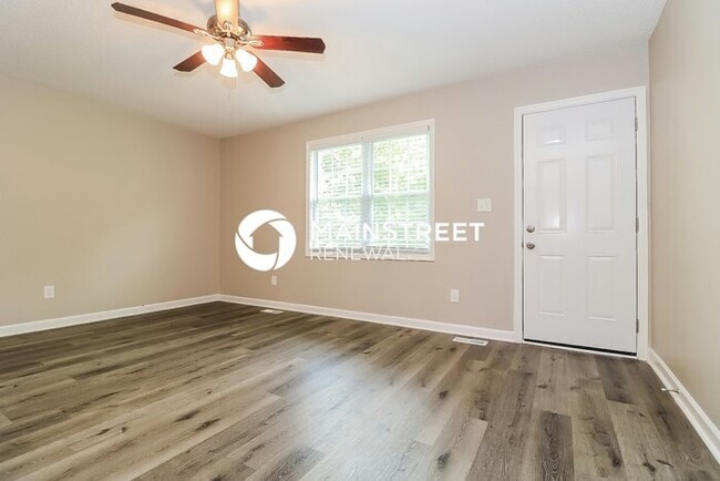 Foto del edificio - 3 Bedroom Pet-Friendly Home in Zebulon, NC...