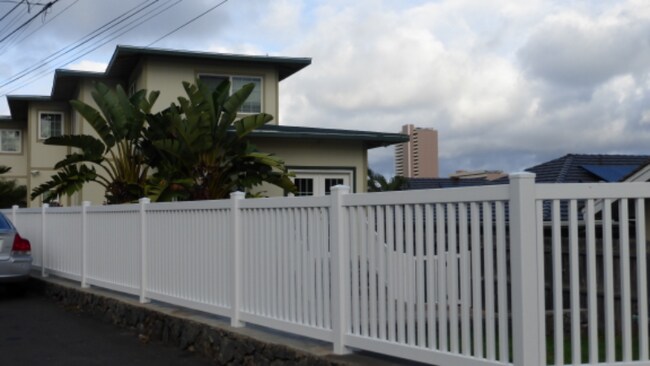 Building Photo - 4052 Keanu St