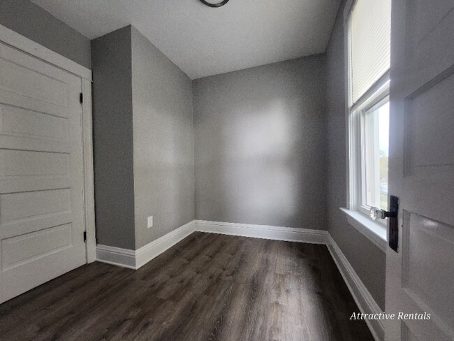 Foto del edificio - 1316 Otto Blvd