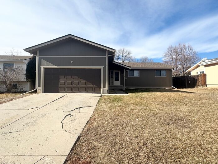 Foto principal - 3 Bedroom Single Family Home in SW Loveland.