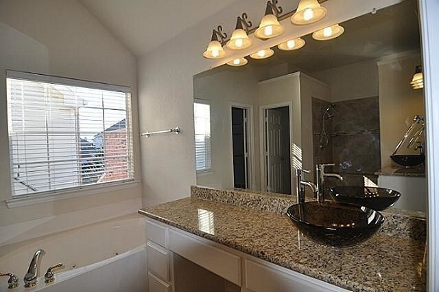 Building Photo - 2209 Haystack Dr