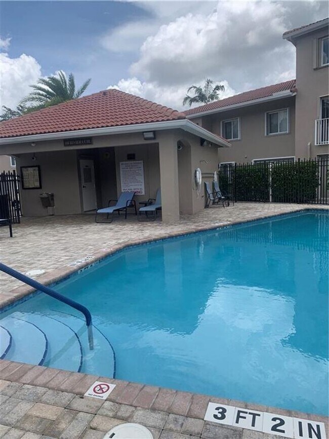 Foto del edificio - 103 Riviera Cir