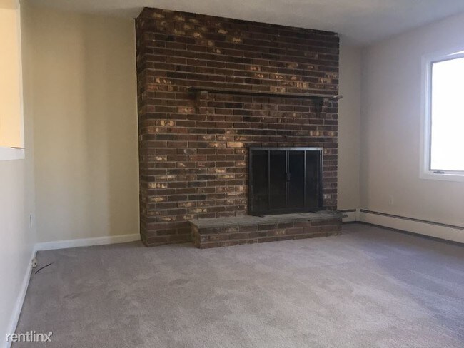 Foto del edificio - 2 br, 1 bath Apartment - 120 Everglade Ave