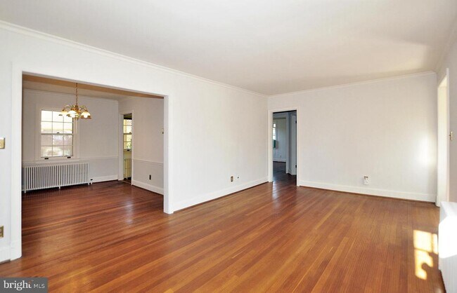 Foto del edificio - 106 S Brook Ln