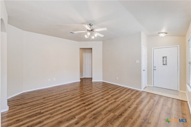 Foto del edificio - 9816 Tully Weary Ln