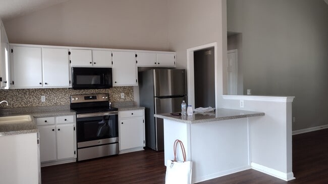 Building Photo - 921 Pebble Beach Cir
