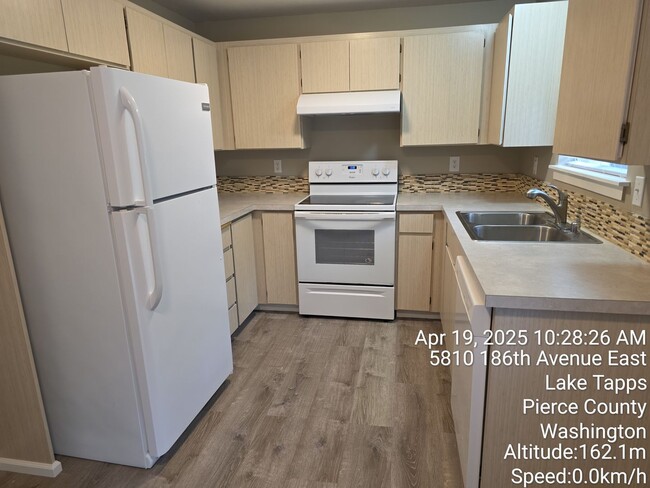 Foto del edificio - 5810 186th Ave E