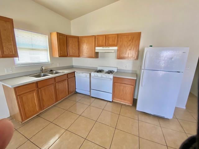 Foto del edificio - 15002 Nunda Dr