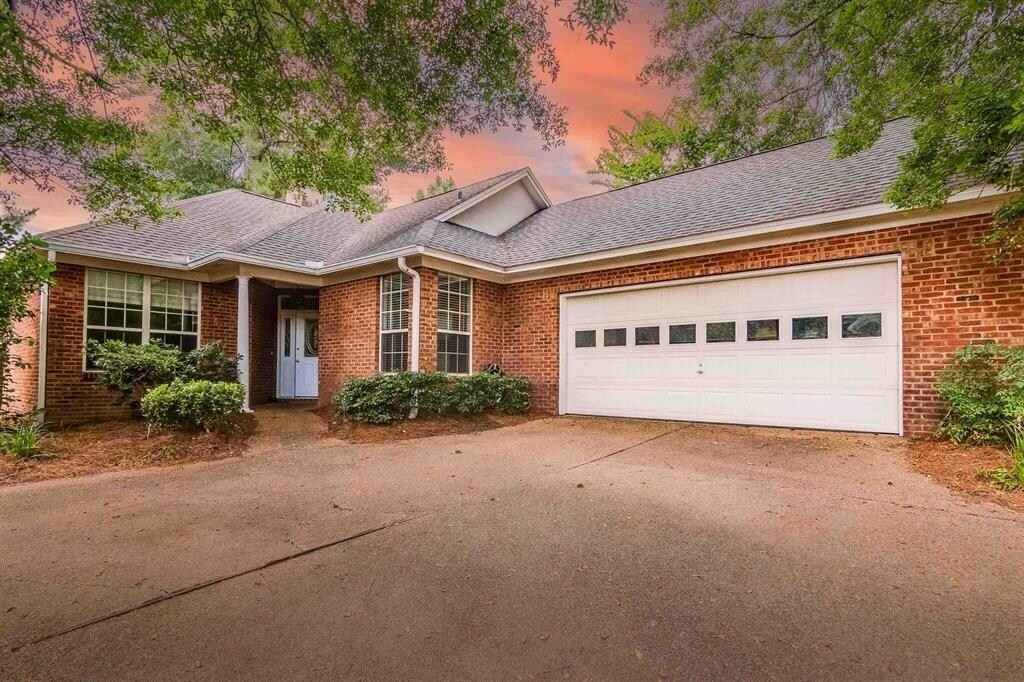 Primary Photo - 1627 New Legend Ct