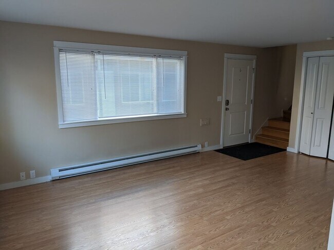 Building Photo - Kacee Apartments Duplex