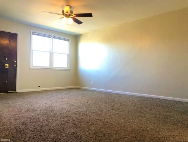 Building Photo - 2 br, 1 bath  - 392 Beverly Blvd Apt A
