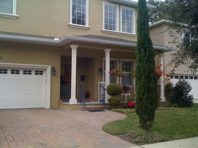Building Photo - 2 Blocks east of Virginia/Mills - 2 Story ...