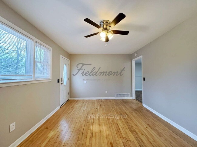 Photo - 111 S Buckhorn Rd House