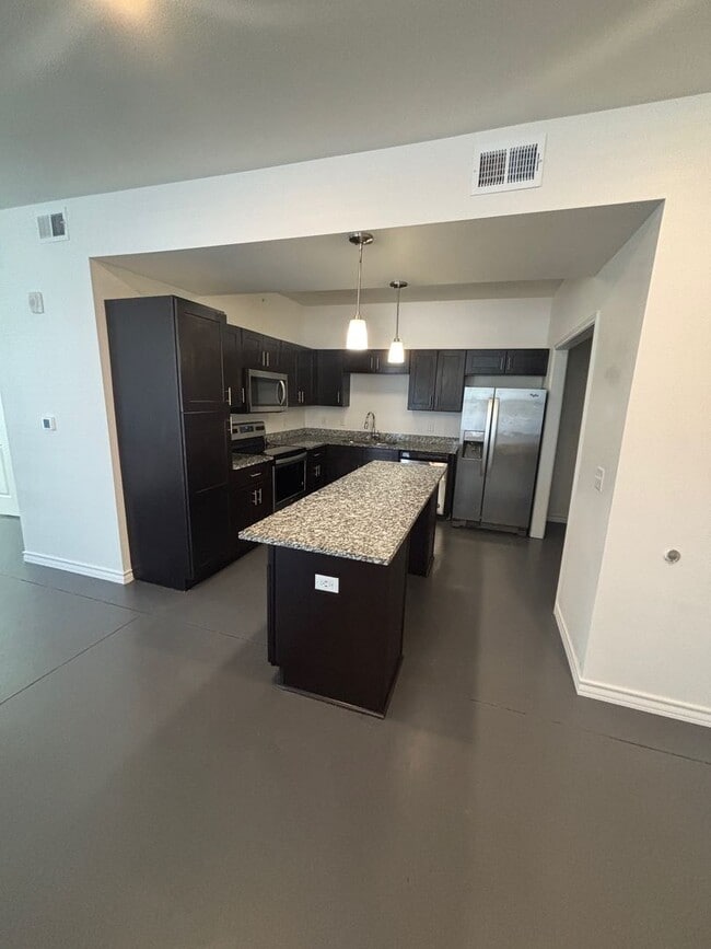 Interior Photo - Renaissance Pointe