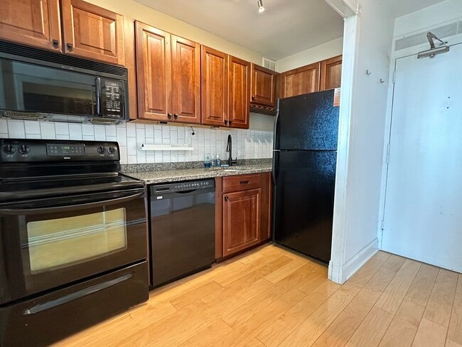 Building Photo - 3600 N Lake Shore Dr