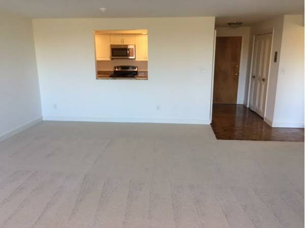 Building Photo - 7 Stonehill Dr