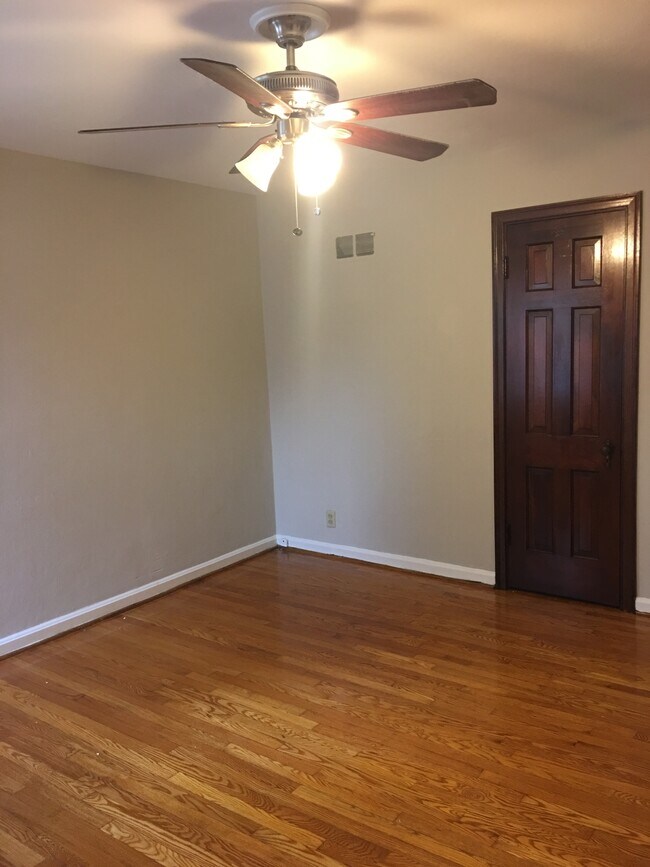 Bedroom - 6309 Sutherland Ave