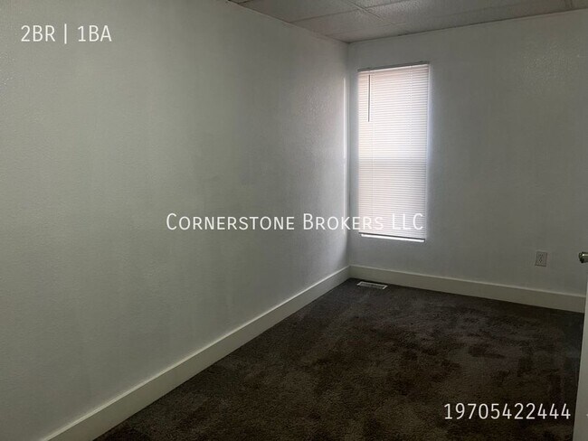 Building Photo - Updated Apartment in the heart of Brush!