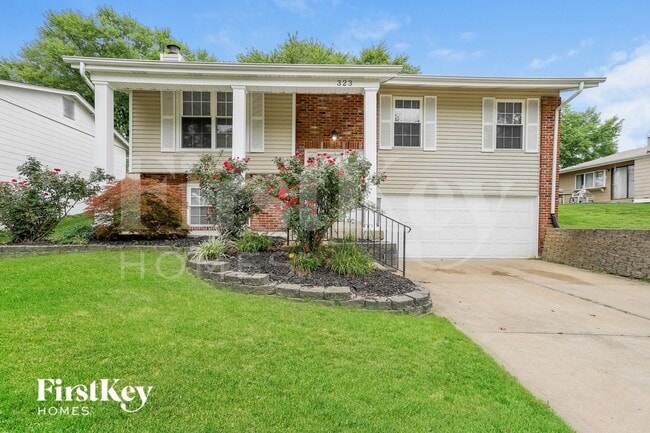 Building Photo - 323 Turfwood Dr