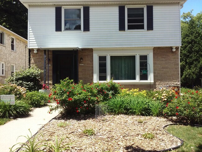 Building Photo - 2021 N 69th St