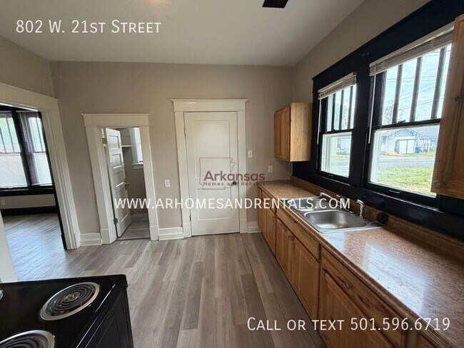 Foto del edificio - 802 W 21st St