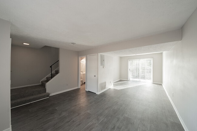 Building Photo - Aero 24Twenty