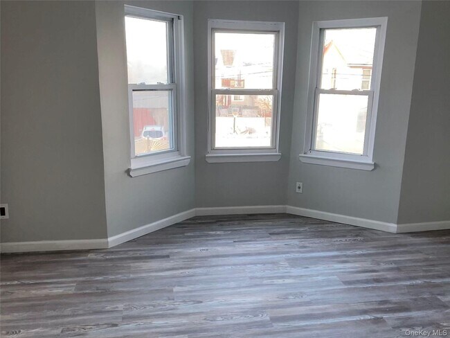 Foto del edificio - 84-32 109th Ave