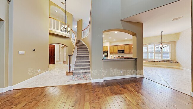 Building Photo - 8725 Country Glen Crossing