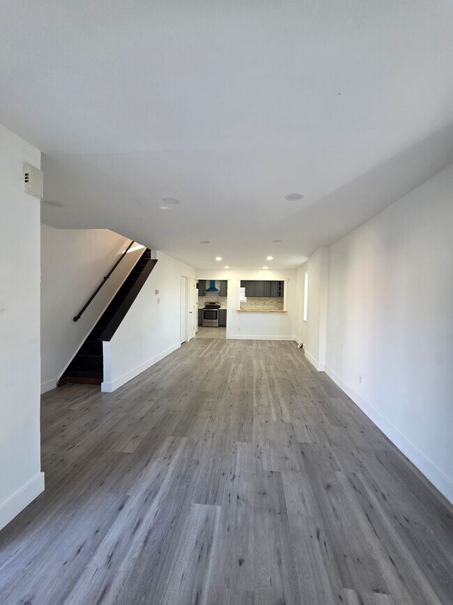 Building Photo - Just Renovated! Charming 3-Bedroom Home in...