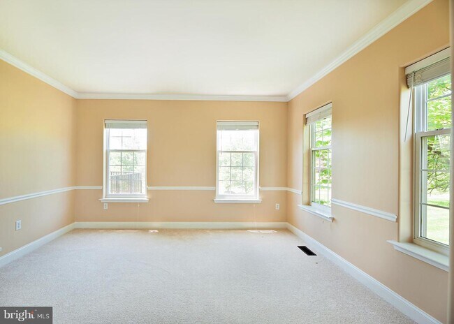 Building Photo - 2105 Eastport Way