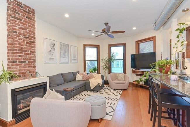 Foto del edificio - 176 Hillside St