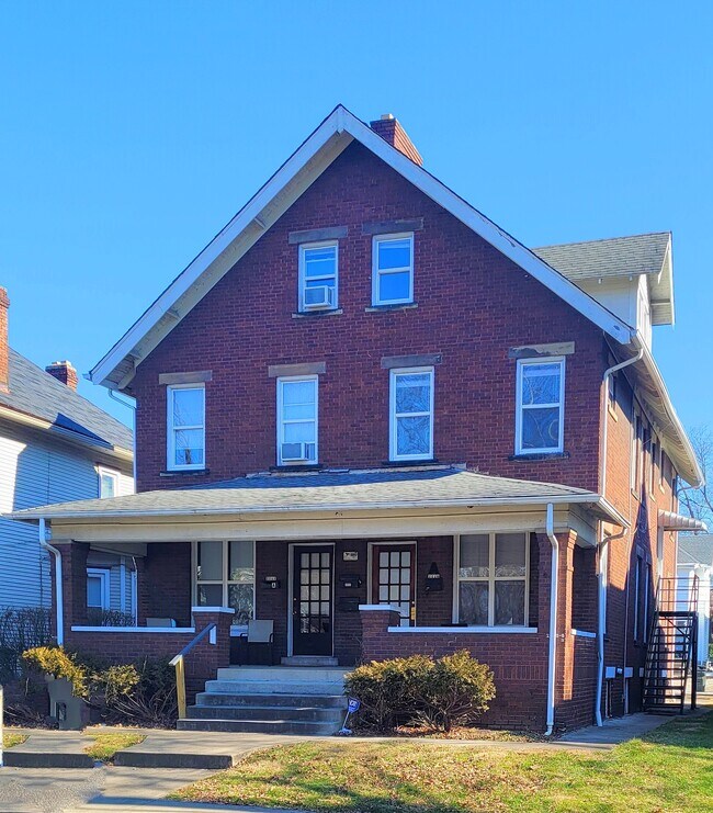 4-unit Apaetment Bldg - 2212 Indianola Ave