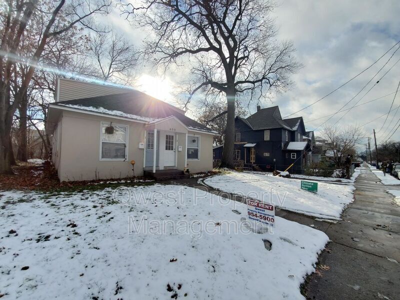 650 Oakdale St SE, Grand Rapids, MI 49507 House Rental in Grand