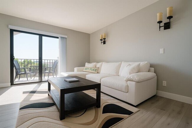 Foto del edificio - 4013 N Ocean Dr