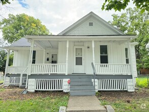 Building Photo - 804 S East St