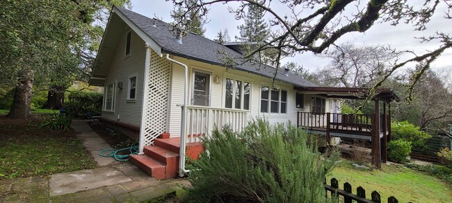 Building Photo - 7611 Bodega Ave