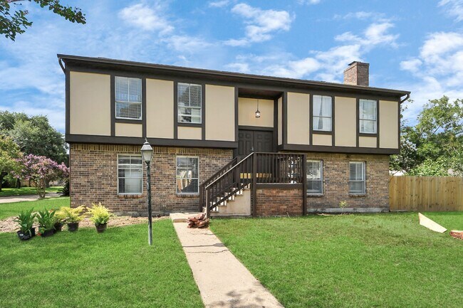 Building Photo - 19503 Mission Mill Ln