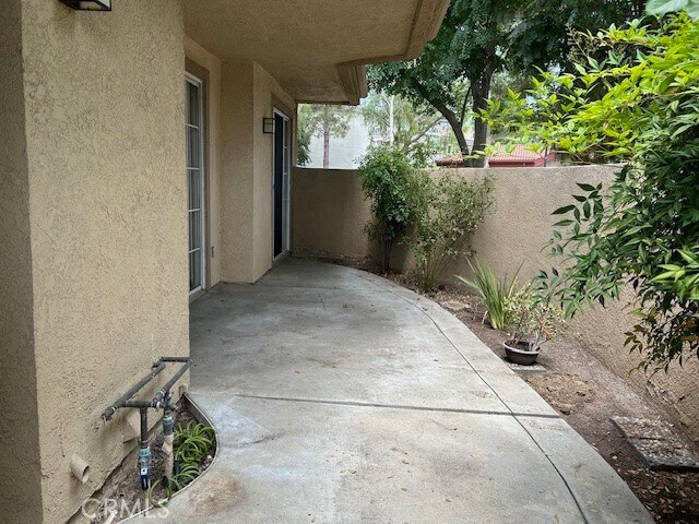Building Photo - 23947 Del Monte Dr.