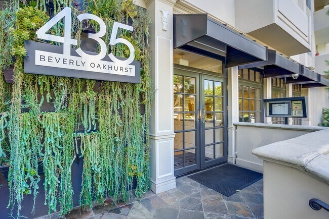 Foto del edificio - 435 N Oakhurst Dr