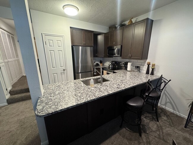 Foto del edificio - Beautiful Furnished 2 Bedroom Home on Golf Course!!