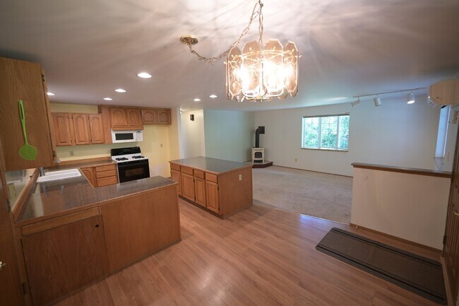 Foto del edificio - 2 bed 1 bath in Diamond Point, Sequim
