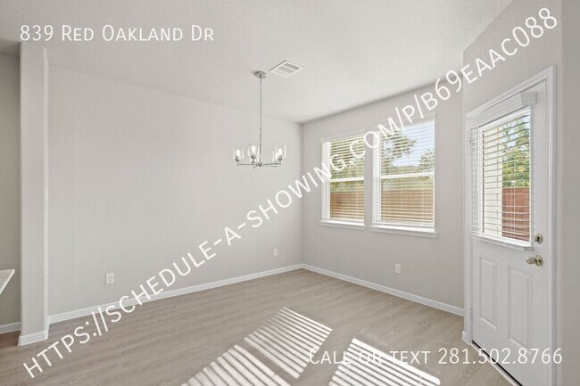 Foto del edificio - 839 Oakland Dr