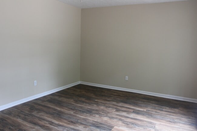 Building Photo - 2523 Beachview Dr