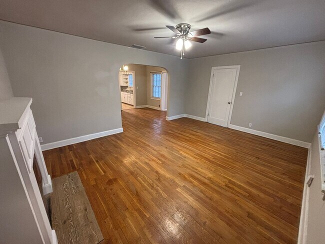 Photo - 129 Boles St Apartment