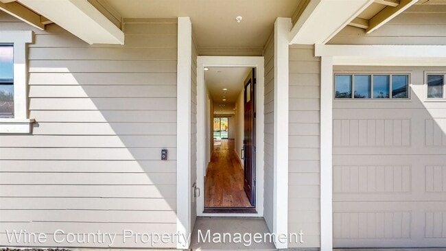 Building Photo - 3 br, 3 bath House - 1648 Winding Creek Way