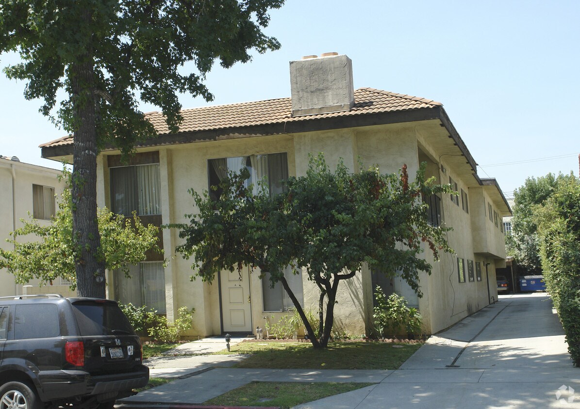 Primary Photo - 117 N 1st St